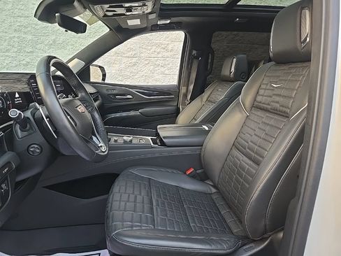 Certified 2024 Cadillac Escalade V w/ LPO, ONYX Package AWD/4WD image 13