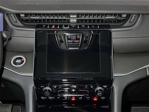 New 2025 Jeep Grand Cherokee L Altitude image 8