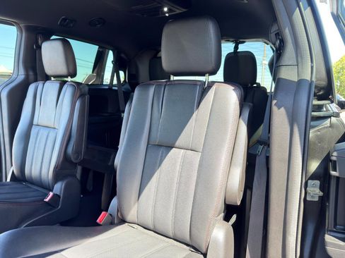 Used 2019 Dodge Grand Caravan GT w/ Safety Sphere Group FWD image 25