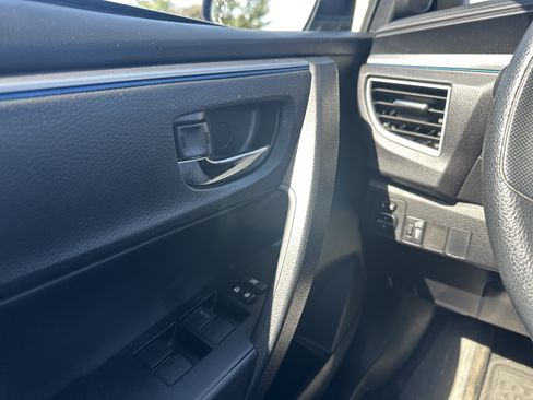 Used 2016 Toyota Corolla LE Premium FWD image 27