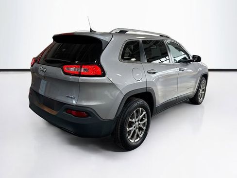 Used 2018 Jeep Cherokee Latitude Plus w/ Cold Weather Group image 6