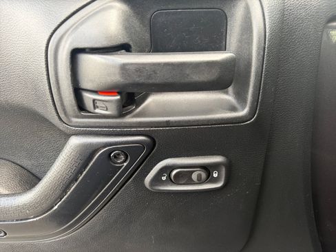 Used 2016 Jeep Wrangler Unlimited Sahara AWD/4WD image 14