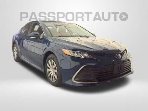 Used 2023 Toyota Camry LE image 5