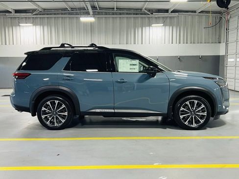 New 2026 Nissan Pathfinder Platinum image 21