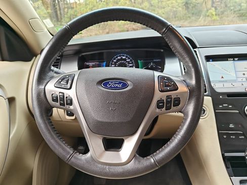 Used 2018 Ford Taurus SEL w/ Equipment Group 201A image 20