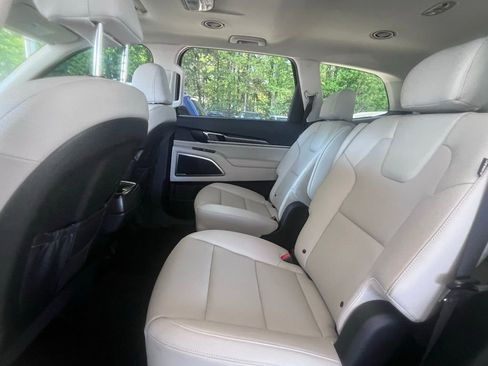 Used 2025 Kia Telluride S image 5