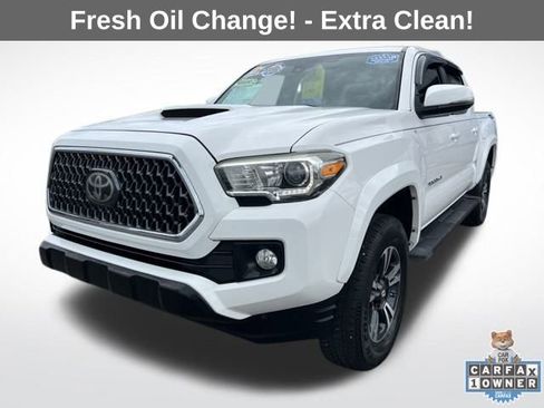Used 2019 Toyota Tacoma TRD Sport image 3