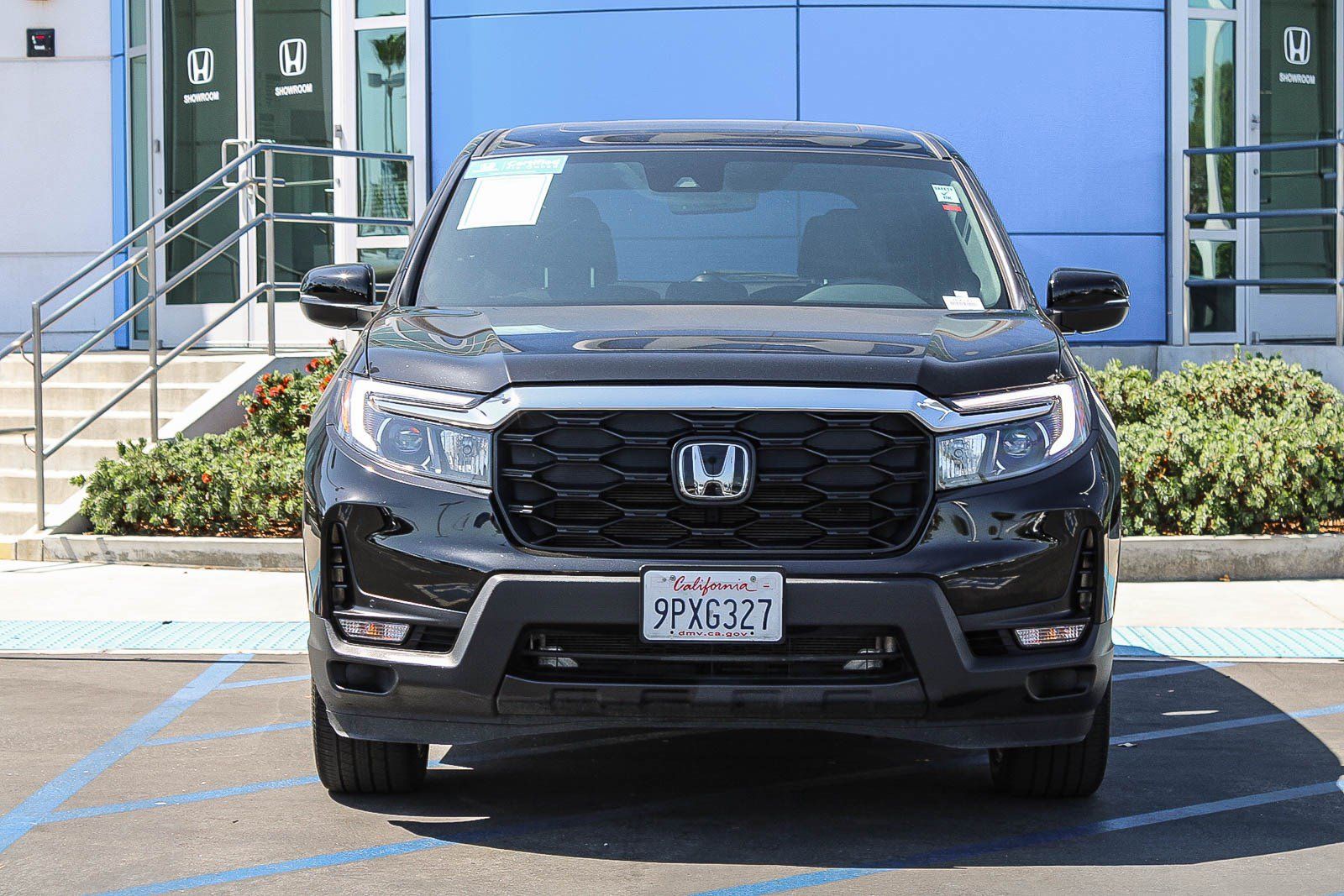 Certified 2025 Honda Passport EX-L image 2