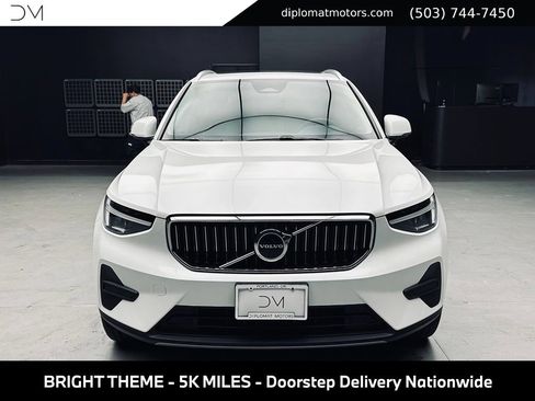 Used 2025 Volvo XC40 B5 Core w/ Protection Package Premier AWD/4WD image 11