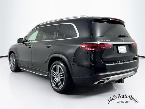 Used 2025 Mercedes-Benz GLS 450 4MATIC image 5