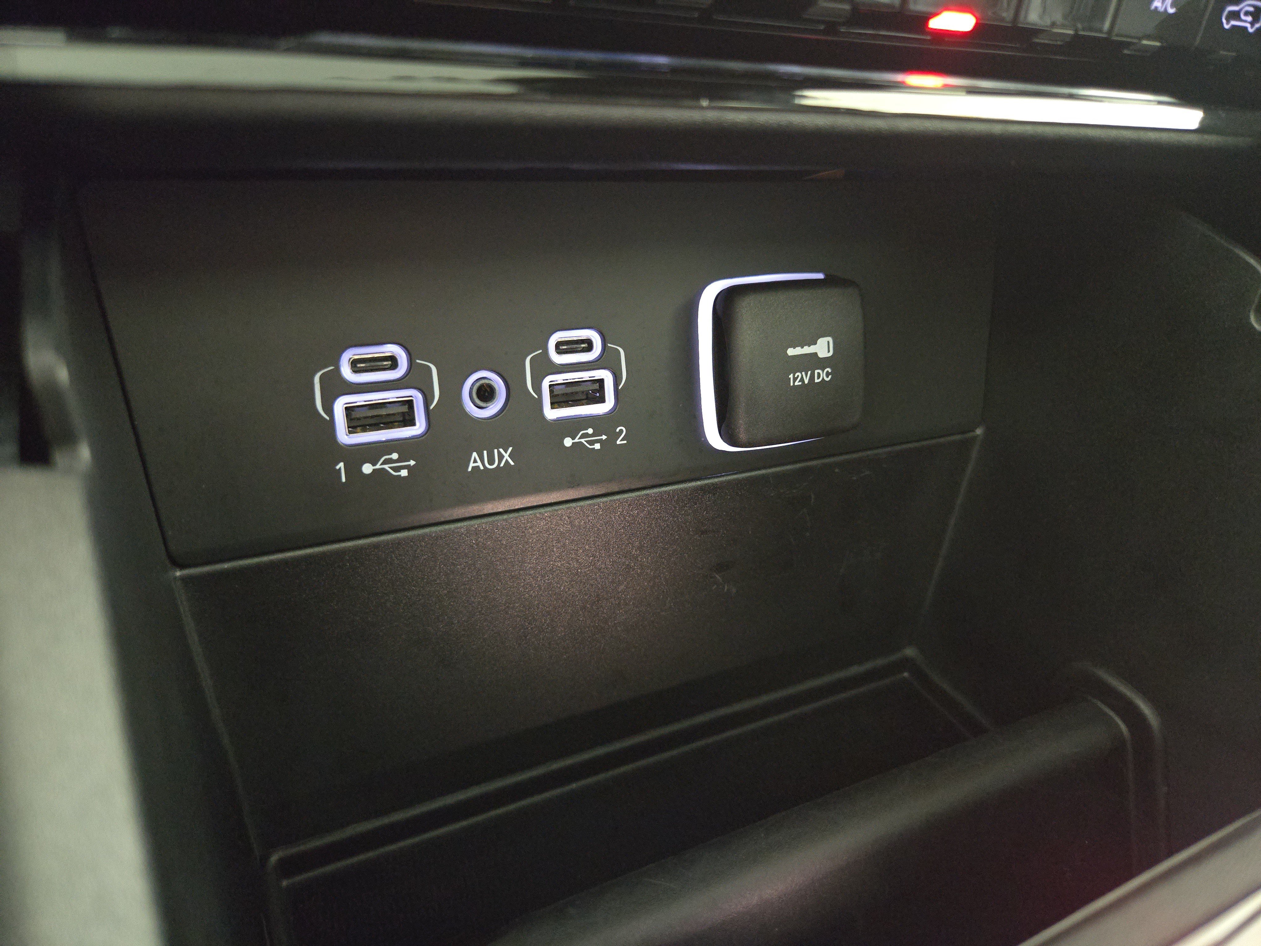 Certified 2025 Jeep Grand Cherokee Overland AWD/4WD image 29
