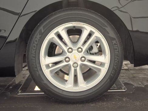 Used 2018 Chevrolet Cruze LT w/ Convenience Package image 13