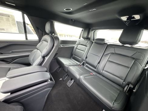 New 2026 Lincoln Navigator L Reserve w/ Jet Appearance Package image 24