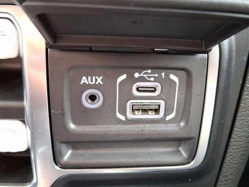 Used 2021 Jeep Wrangler Islander image 24