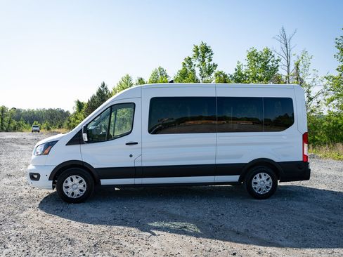 Used 2024 Ford Transit 350 XLT RWD image 5