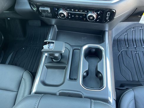 New 2026 GMC Sierra 1500 SLT w/ SLT Premium Package AWD/4WD image 19
