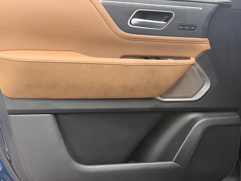 Used 2025 INFINITI QX80 Sensory image 39