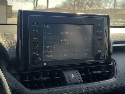 Used 2021 Toyota RAV4 LE image 27