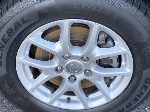 Used 2019 Chrysler Pacifica LX image 24