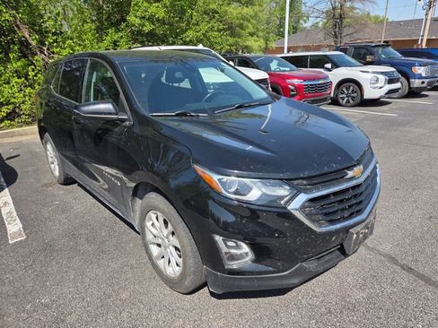 Used 2019 Chevrolet Equinox LT w/ Driver Convenience Package FWD image 3