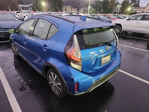 Used 2018 Toyota Prius C Three image 3