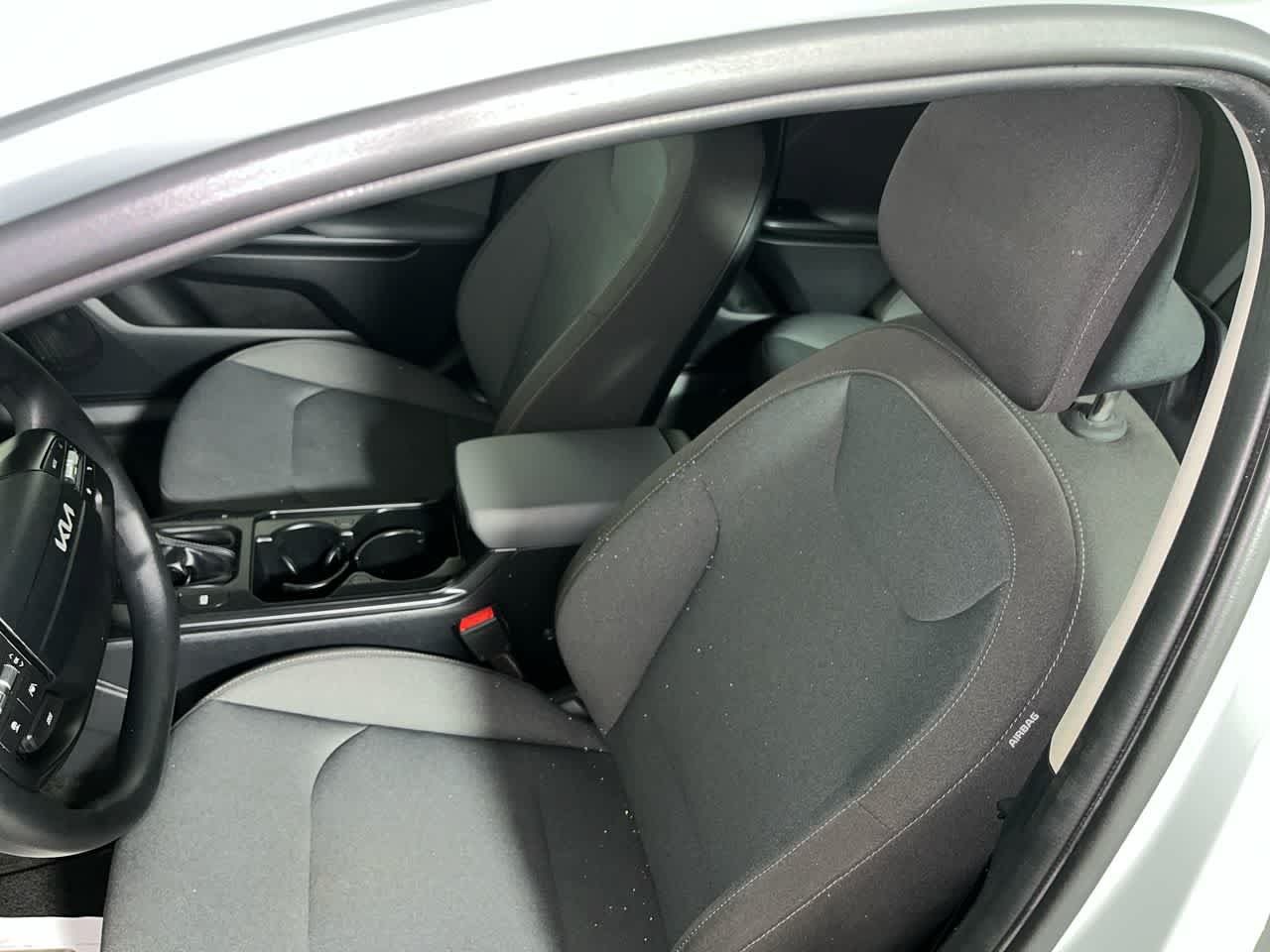 Used 2025 Kia K4 FWD image 15