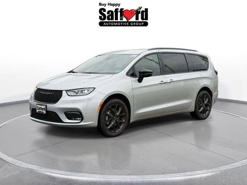 New 2026 Chrysler Pacifica Select w/ S Appearance Package AWD/4WD image 1