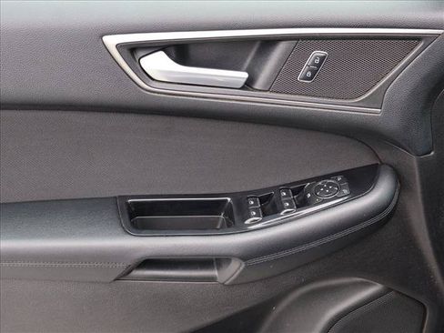 Used 2015 Ford Edge SEL FWD image 10