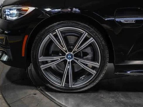 Used 2022 BMW 330e w/ Premium Package image 9