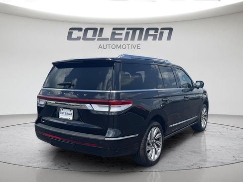 Used 2022 Lincoln Navigator Reserve AWD/4WD image 5