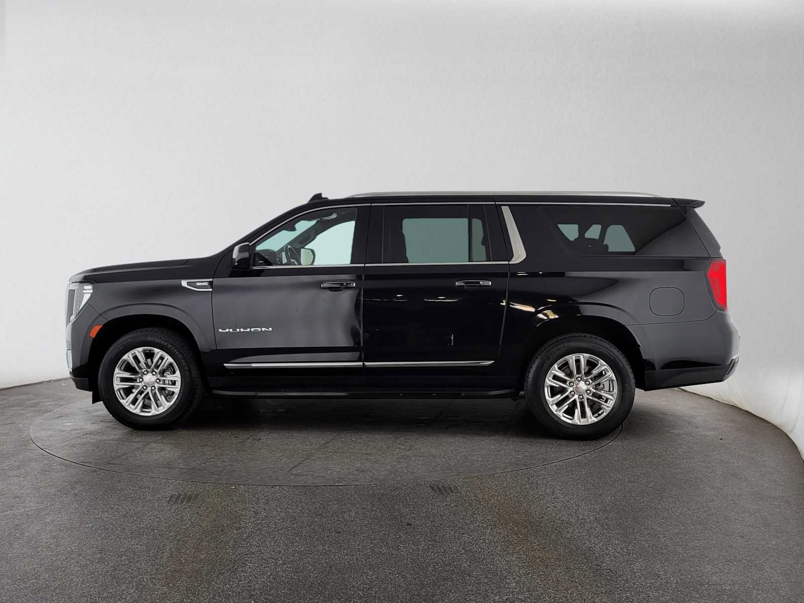 Used 2023 GMC Yukon XL SLT RWD image 6