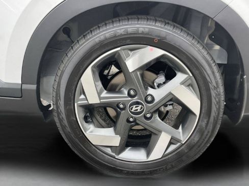 New 2026 Hyundai Venue SEL FWD image 21