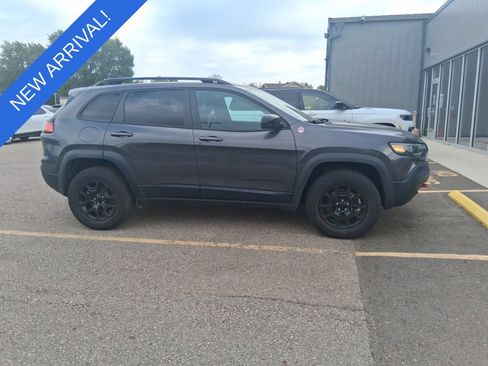 Used 2023 Jeep Cherokee Trailhawk w/ Trailer Tow Group AWD/4WD image 4