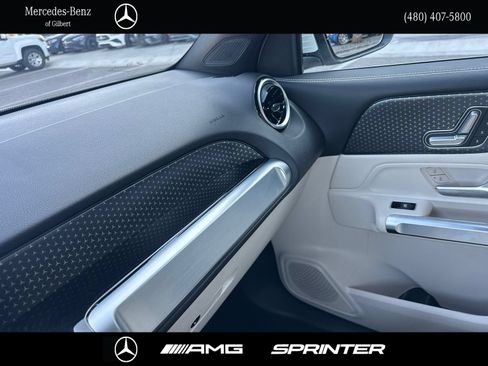 Used 2026 Mercedes-Benz GLB 250 image 25