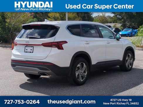 Certified 2023 Hyundai Santa Fe SE FWD image 5