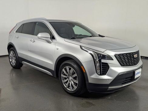 Used 2020 Cadillac XT4 Premium Luxury image 2