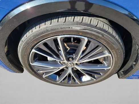 Used 2024 Toyota Prius Limited w/ Limited Premium Package image 9