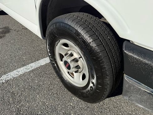 Used 2022 GMC Savana 2500 Regular Van 3D w/ Communications Package image 21