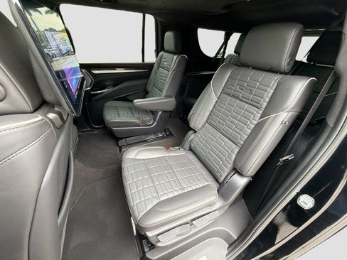 Certified 2025 Cadillac Escalade ESV Sport Platinum AWD/4WD image 22