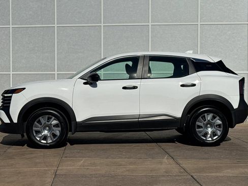 Used 2025 Nissan Kicks S image 7