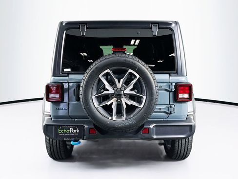 Used 2024 Jeep Wrangler Unlimited w/ LED Headlamp & Fog Lamp Group AWD/4WD image 7