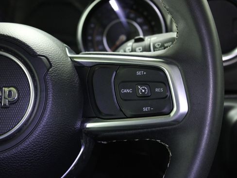 Used 2023 Jeep Wrangler Sahara image 22