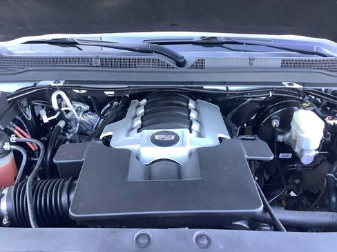 Used 2019 Cadillac Escalade 4WD w/ LPO, Radiant Package image 8