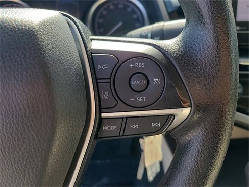 Used 2022 Toyota Camry LE image 27