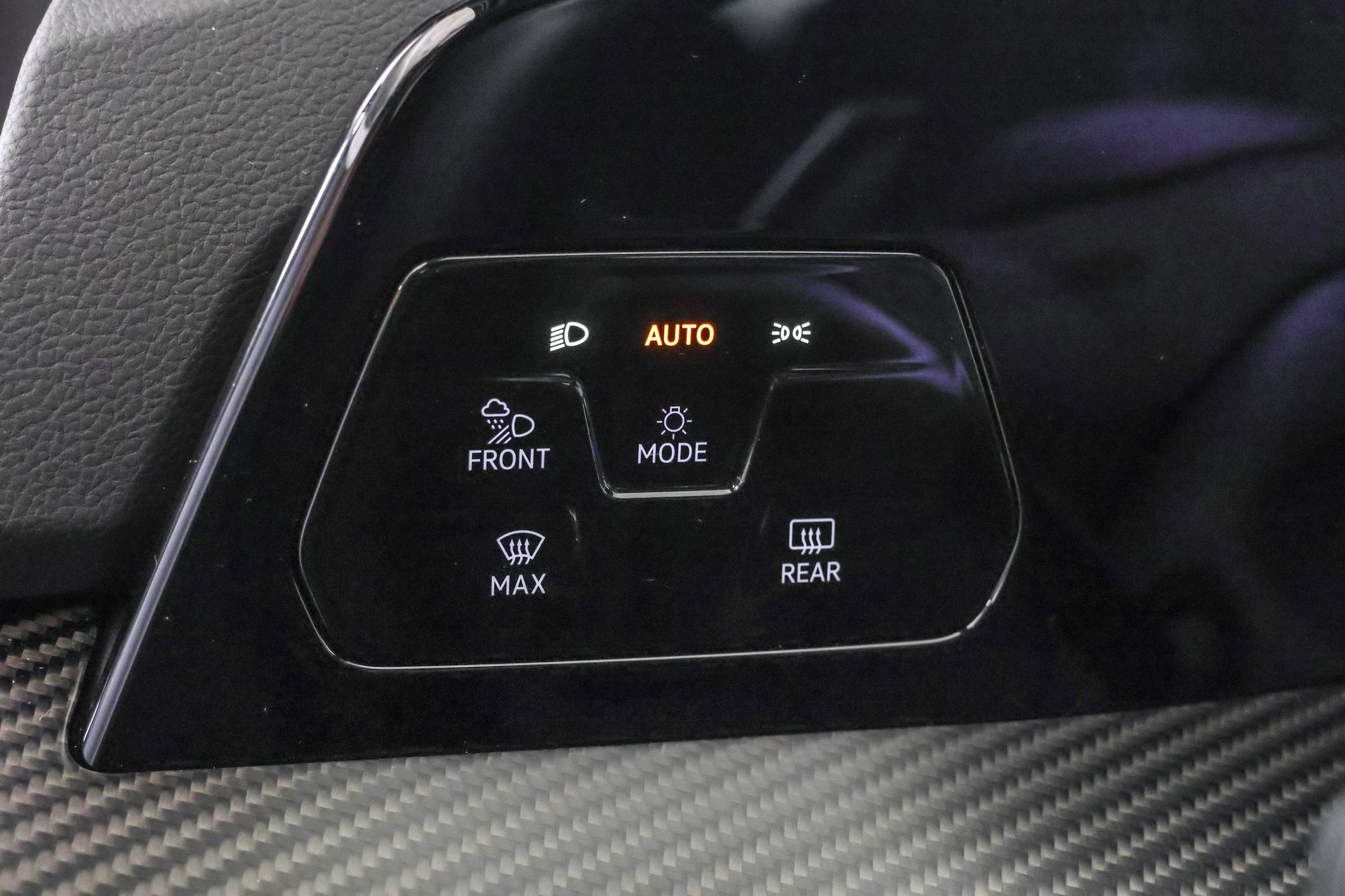 Used 2025 Volkswagen Golf R Black Edition AWD/4WD image 21