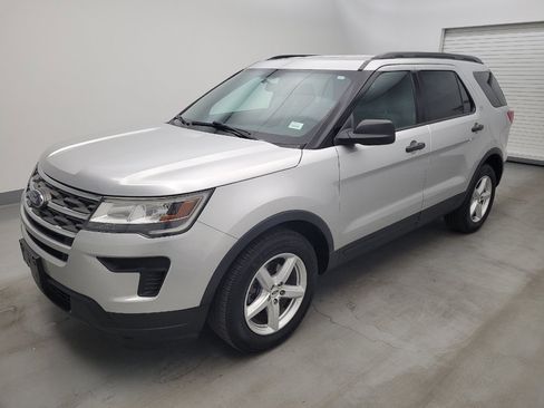Used 2018 Ford Explorer FWD image 2