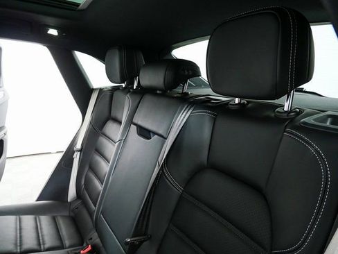 New 2026 Porsche Macan S image 22