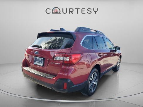 Used 2019 Subaru Outback 2.5i Limited image 3