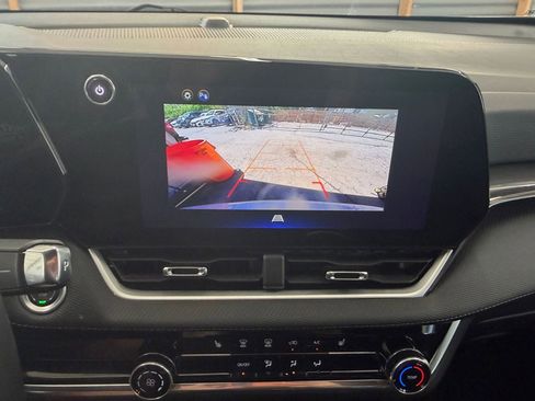 Used 2025 Chevrolet Equinox LT AWD/4WD image 23
