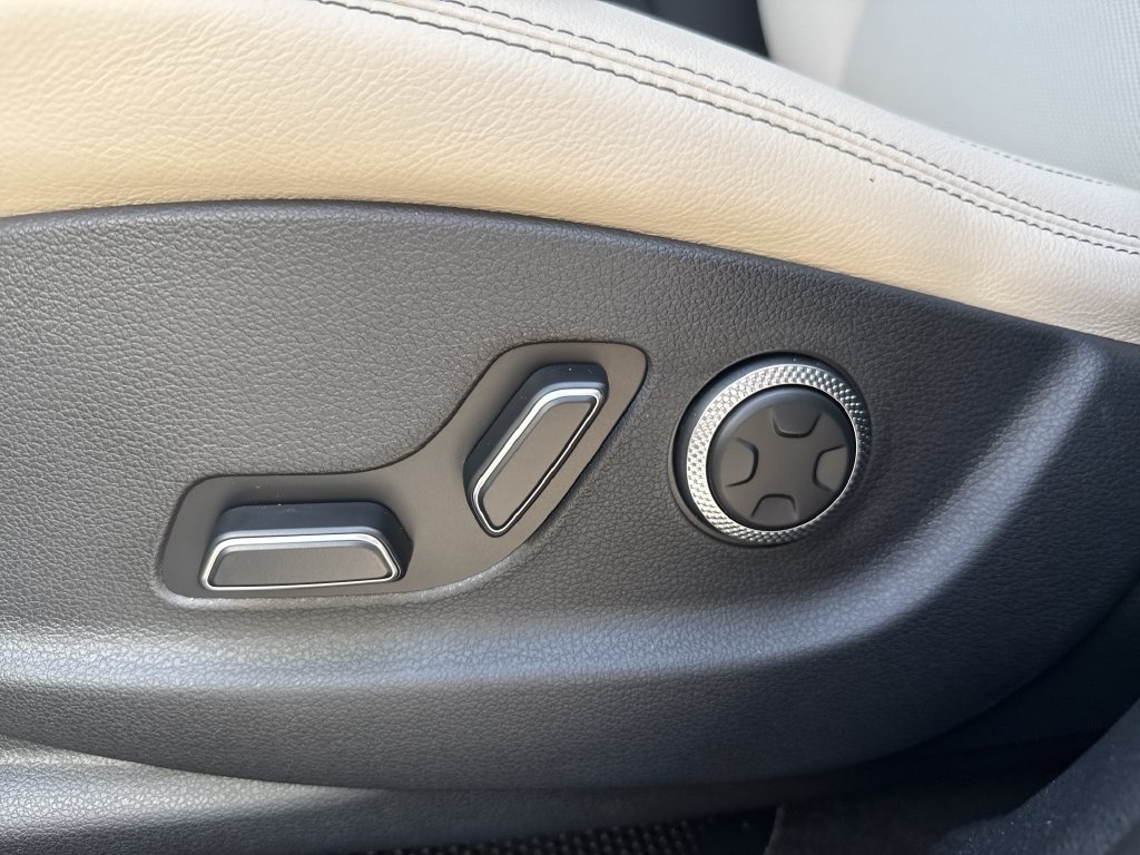 New 2027 Genesis GV70 2.5T Select AWD/4WD image 11